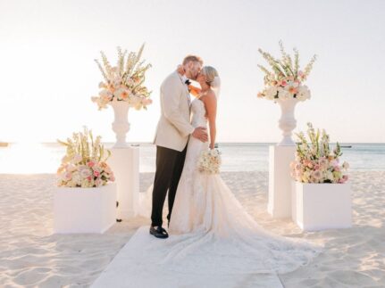 The-Hyatt-Aruba-Wedding-KELSEY-SPENCER33-431x323 Renaissance Island 