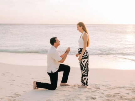 Proposal in Aruba: Roberto & Vanessa’s Dreamy Sunset Proposal at Manchebo Beach