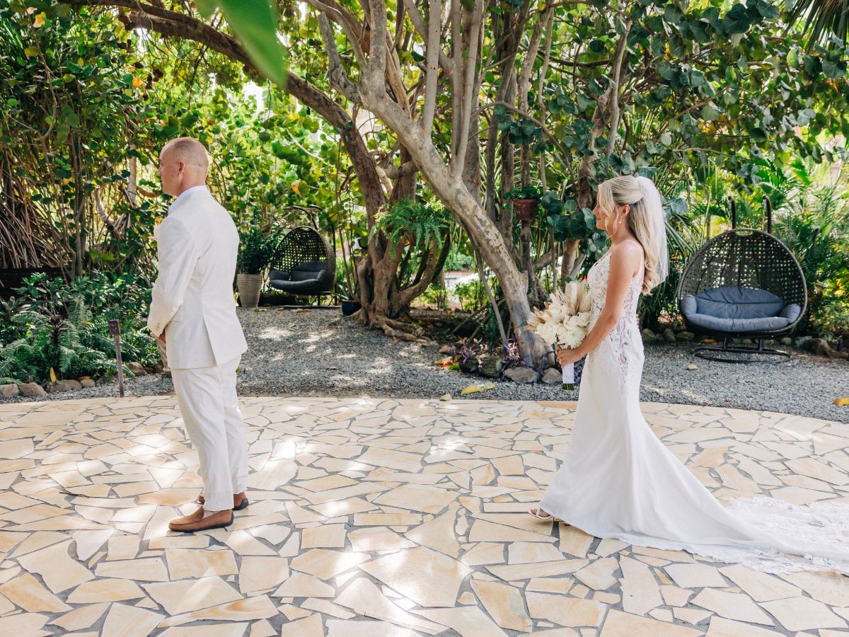 Should-You-Do-a-First-Look-on-Your-Wedding-Day-in-Aruba_-Heres-What-You-Need-to-Know-1 Should You Do a First Look on Your Wedding Day in Aruba? Here's What You Need to Know Destination Wedding in Aruba Wedding