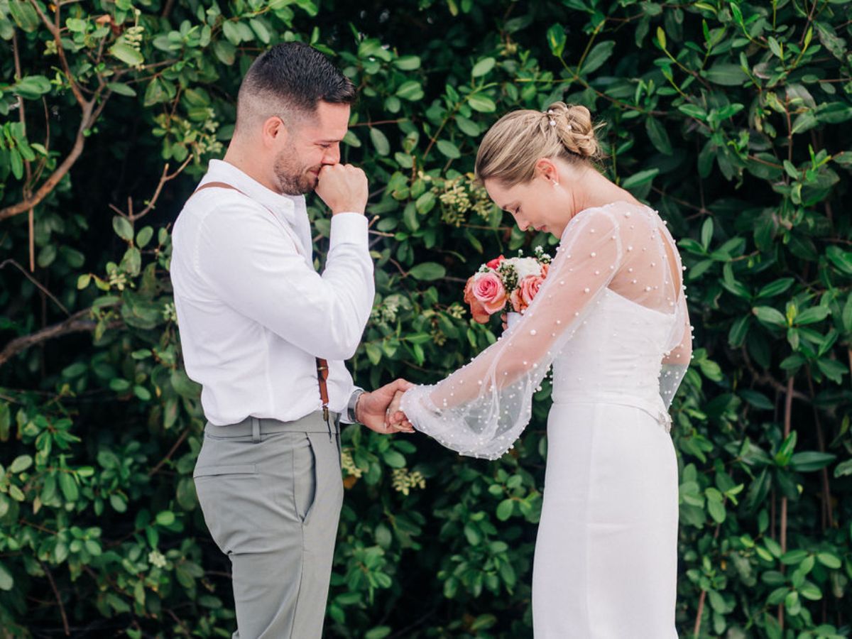 Should-You-Do-a-First-Look-on-Your-Wedding-Day-in-Aruba_-Heres-What-You-Need-to-Know-15 Should You Do a First Look on Your Wedding Day in Aruba? Here's What You Need to Know Destination Wedding in Aruba Wedding