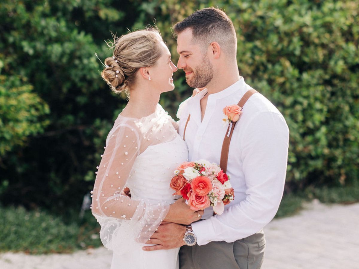 Should-You-Do-a-First-Look-on-Your-Wedding-Day-in-Aruba_-Heres-What-You-Need-to-Know-17 Should You Do a First Look on Your Wedding Day in Aruba? Here's What You Need to Know Destination Wedding in Aruba Wedding