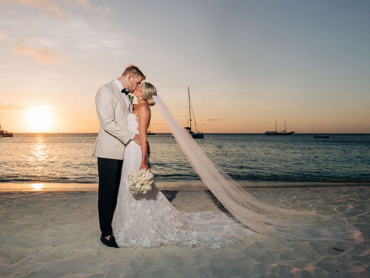 Should-You-Do-a-First-Look-on-Your-Wedding-Day-in-Aruba_-Heres-What-You-Need-to-Know-32 Should You Do a First Look on Your Wedding Day in Aruba? Here's What You Need to Know Destination Wedding in Aruba Wedding